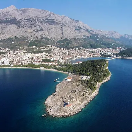 And With Parking Space - 9128 Makarska