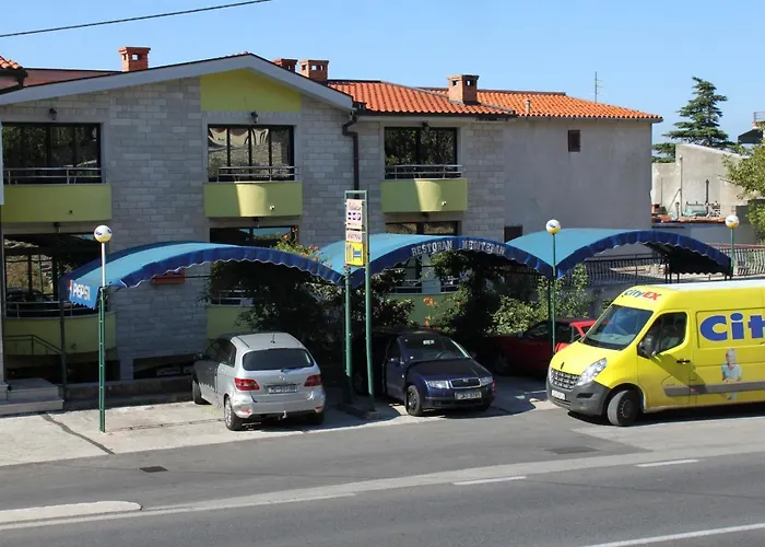 Guest house And With Parking Space - 9128