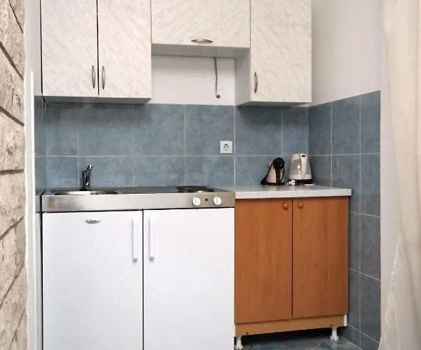 Guest house And With Parking Space - 9128