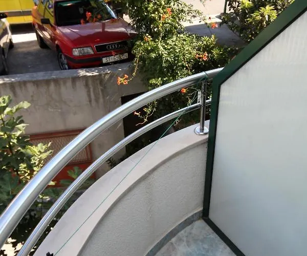 And With Parking Space - 9128 3* Makarska