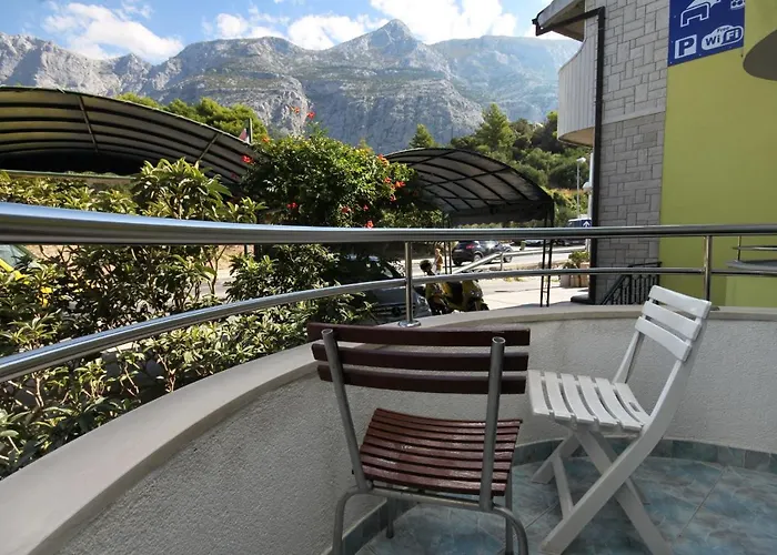 And With Parking Space - 9128 3* Makarska