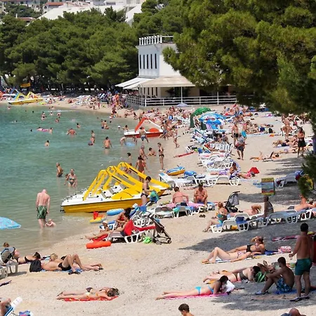 And With Parking Space - 9128 Guest house Makarska