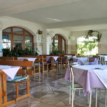 Gasthuis And With Parking Space - 9128 Makarska