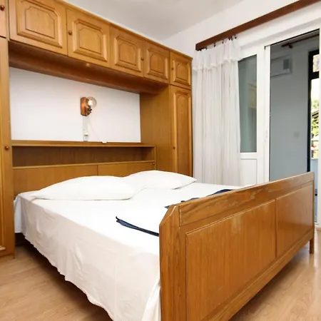 And With Parking Space - 9128 Makarska