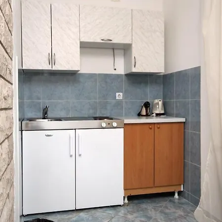 Vendégház And With Parking Space - 9128