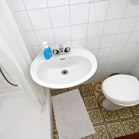 Vendégház And With Parking Space - 9128