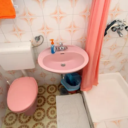 And With Parking Space - 9128 Vendégház 3*