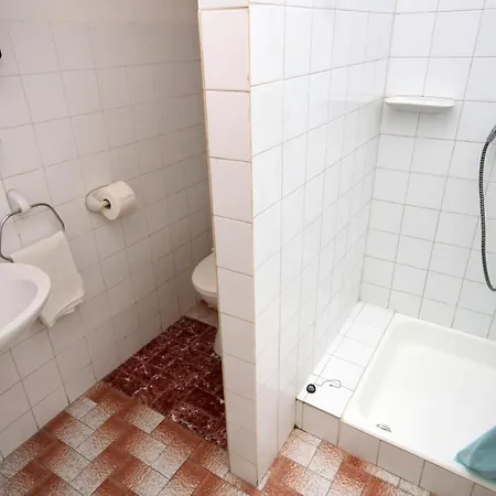 And With Parking Space - 9128 Vendégház