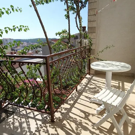 Vendégház And With Parking Space - 9128 3*