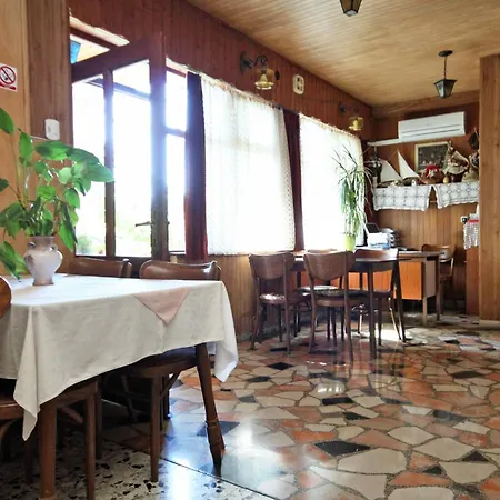 And With Parking Space - 9128 Vendégház