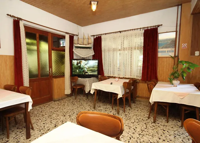 And With Parking Space - 9128 Πανσιόν 3*